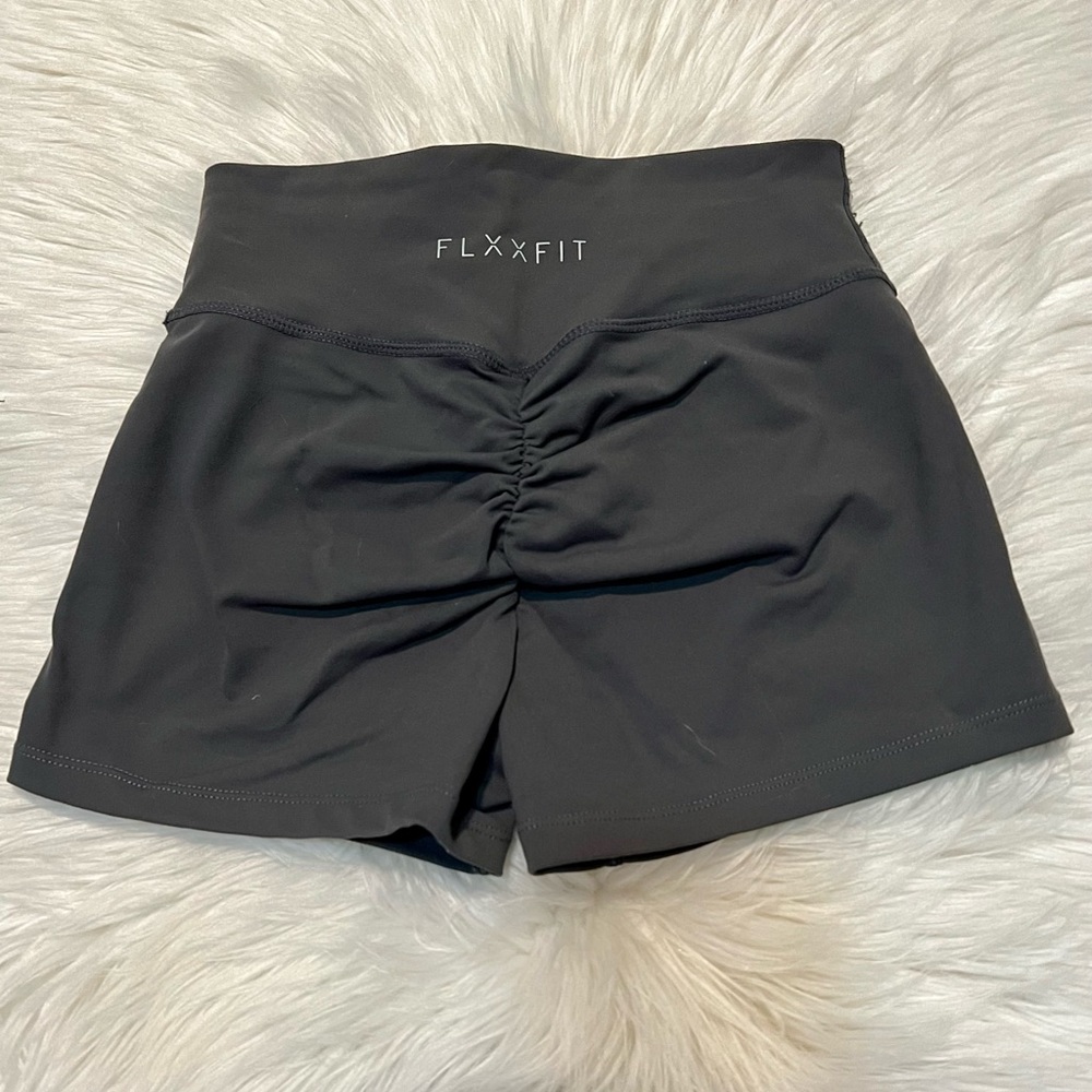 Flxxfit Scrunch 3” Shorts